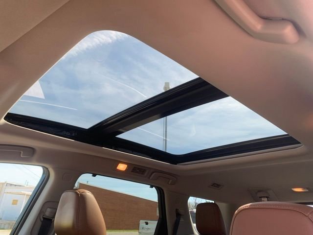 Used 2025 Nissan Pathfinder Platinum w/ Black Appearance Package image 23