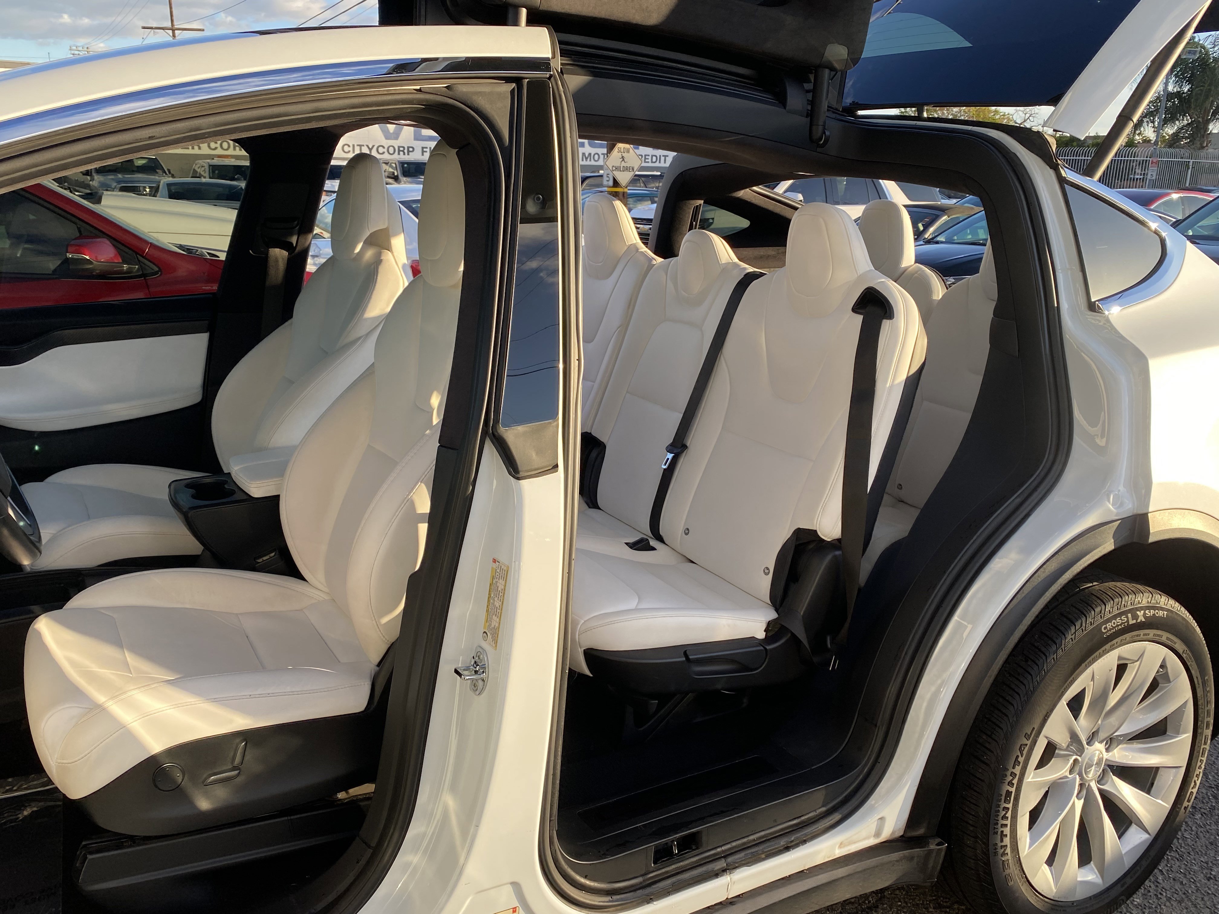 Used 2018 Tesla Model X 75D image 26