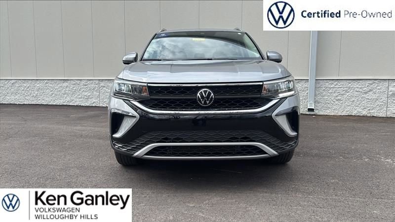 Used 2024 Volkswagen Taos SE image 2