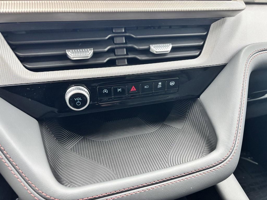 New 2026 Ford Explorer Active w/ Active Comfort Package image 24