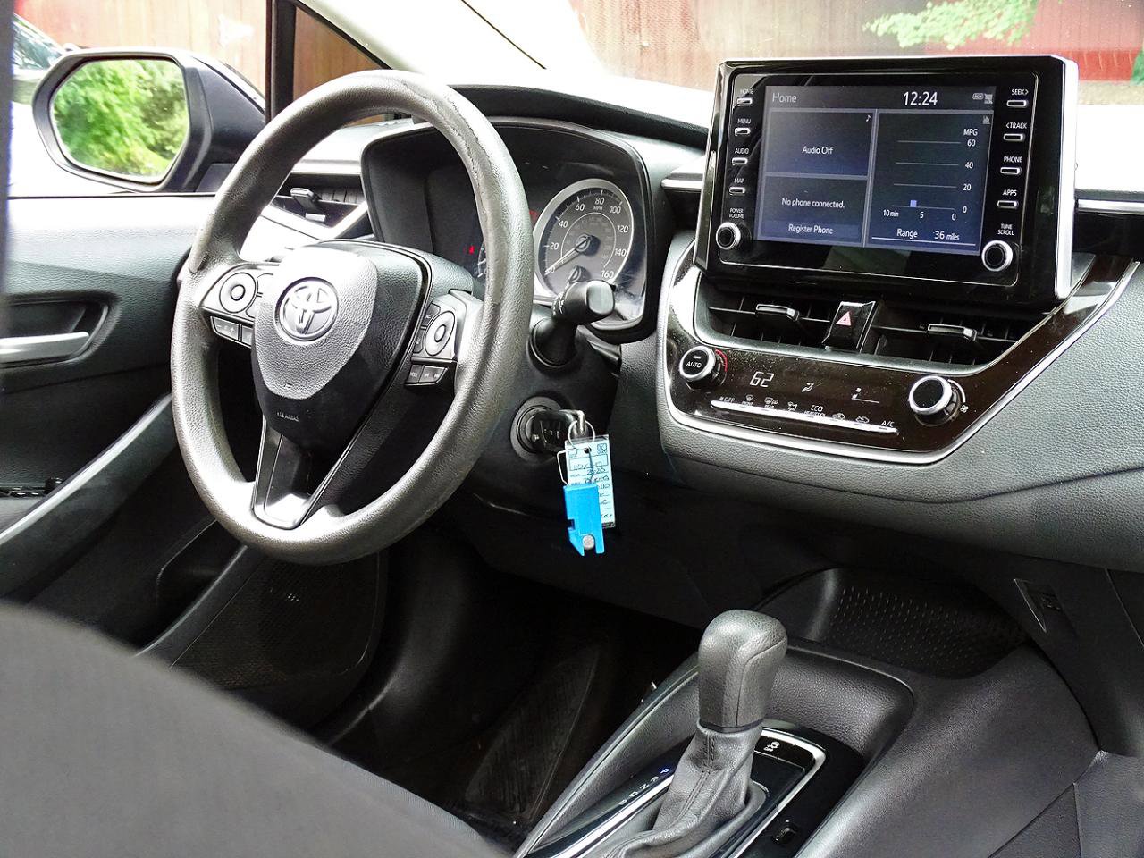 Used 2020 Toyota Corolla LE FWD image 35
