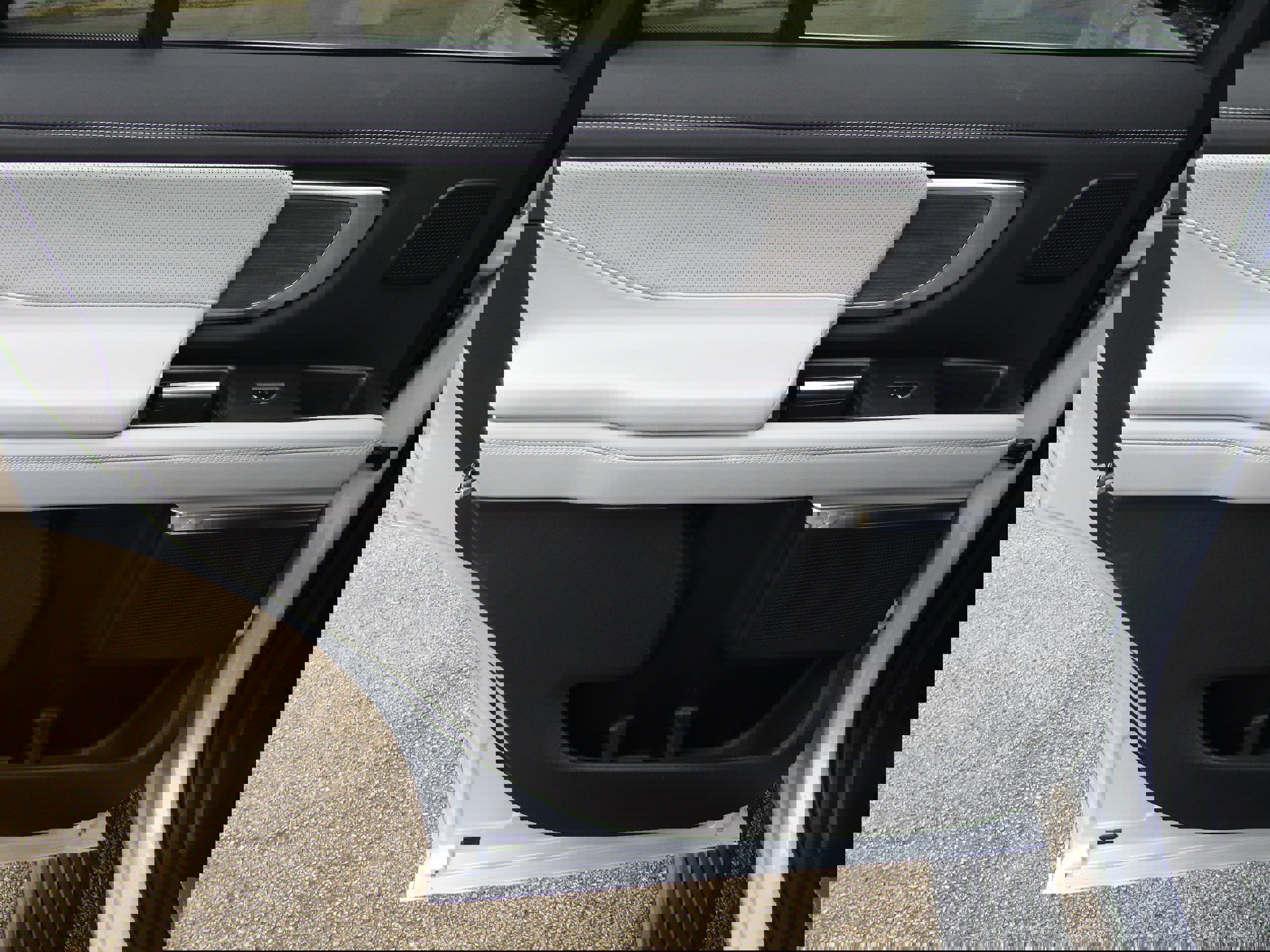 Used 2025 Ford Expedition Platinum w/ Platinum Ultimate Package image 12