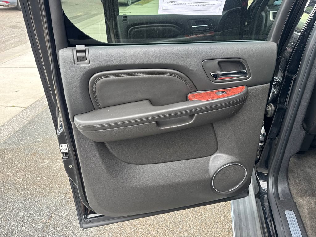 Used 2011 Cadillac Escalade EXT Luxury AWD/4WD image 55