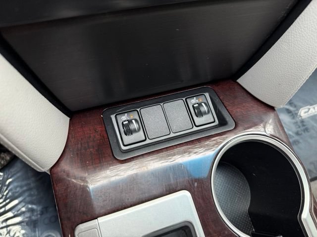 Used 2013 Toyota Camry XLE FWD image 21