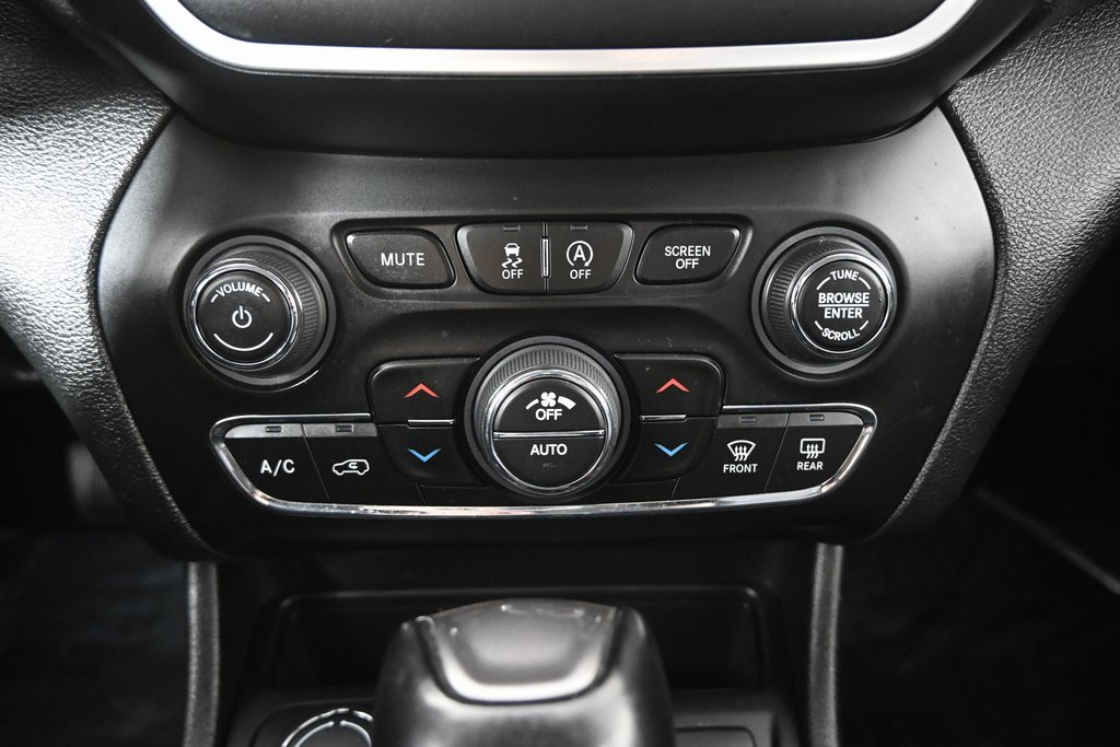 Used 2022 Jeep Cherokee Latitude Lux image 30