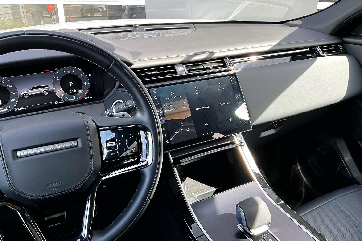 Used 2026 Land Rover Range Rover Velar Dynamic SE image 6