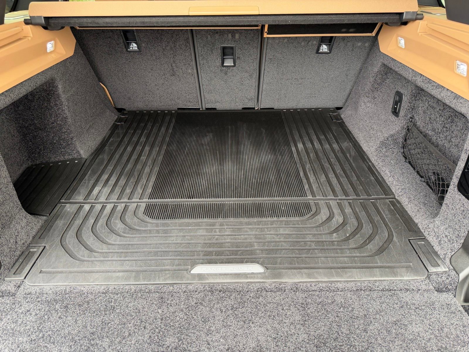 Used 2024 Land Rover Range Rover SE image 28