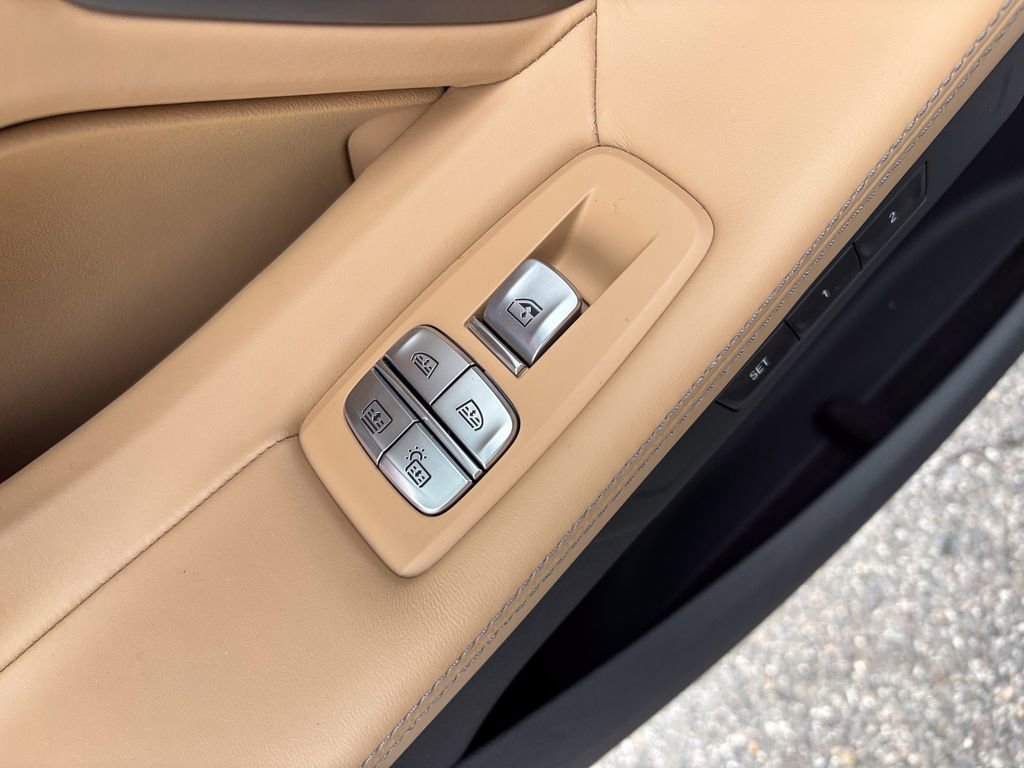 Certified 2022 BMW 750i xDrive w/ Executive Package image 53