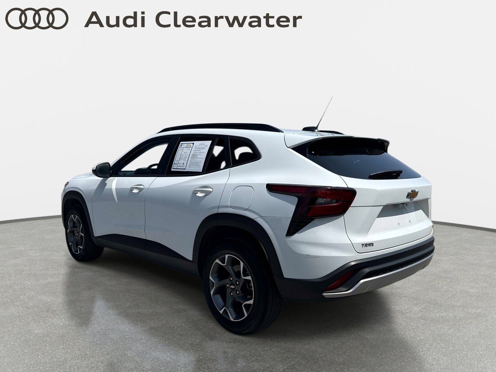 Used 2024 Chevrolet Trax LT w/ Driver Confidence Package image 2