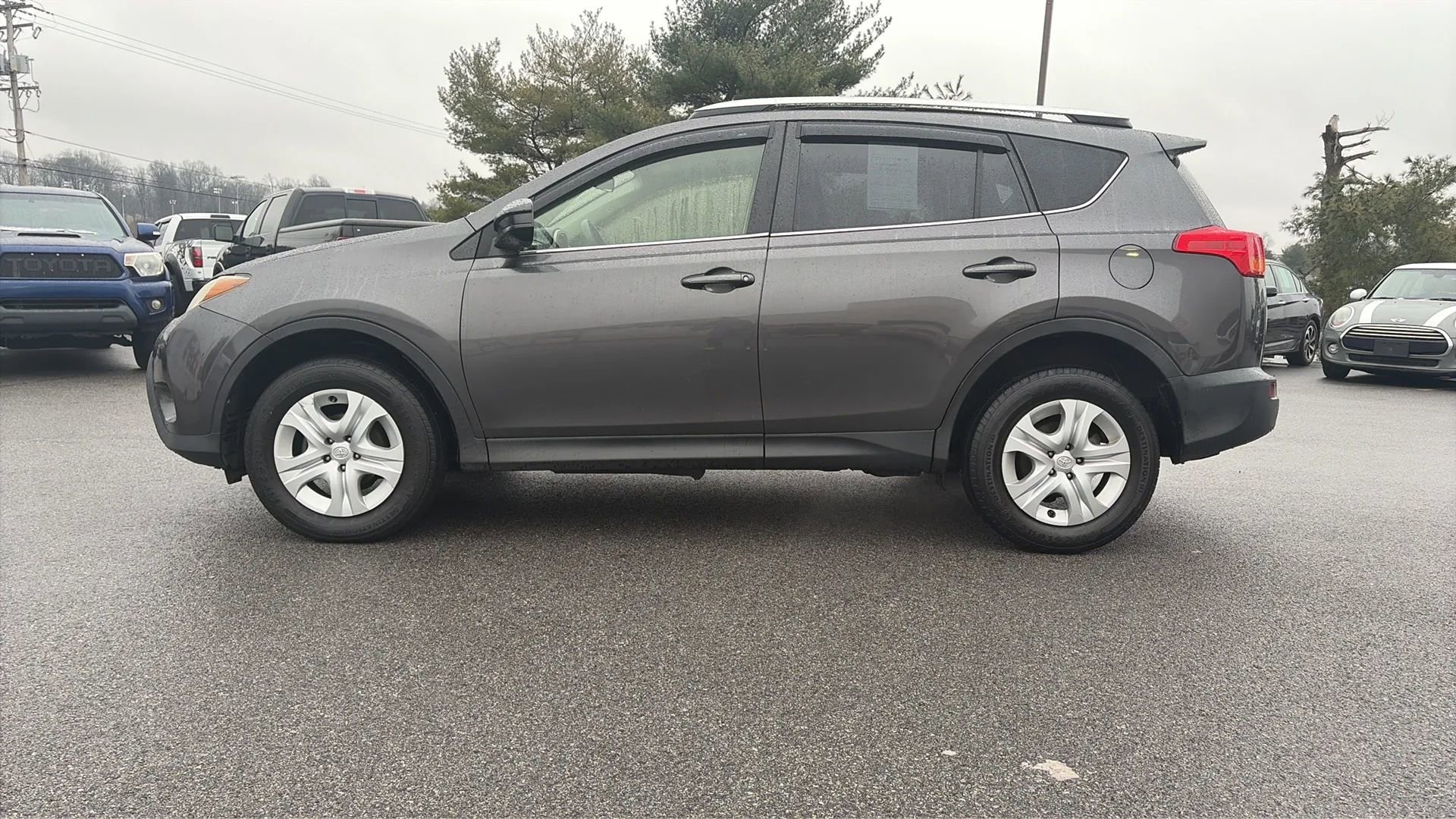 Used 2015 Toyota RAV4 LE image 5