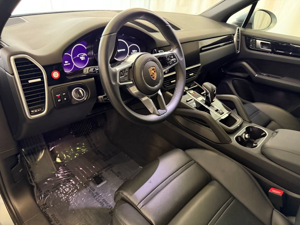 Certified 2023 Porsche Cayenne AWD/4WD image 4