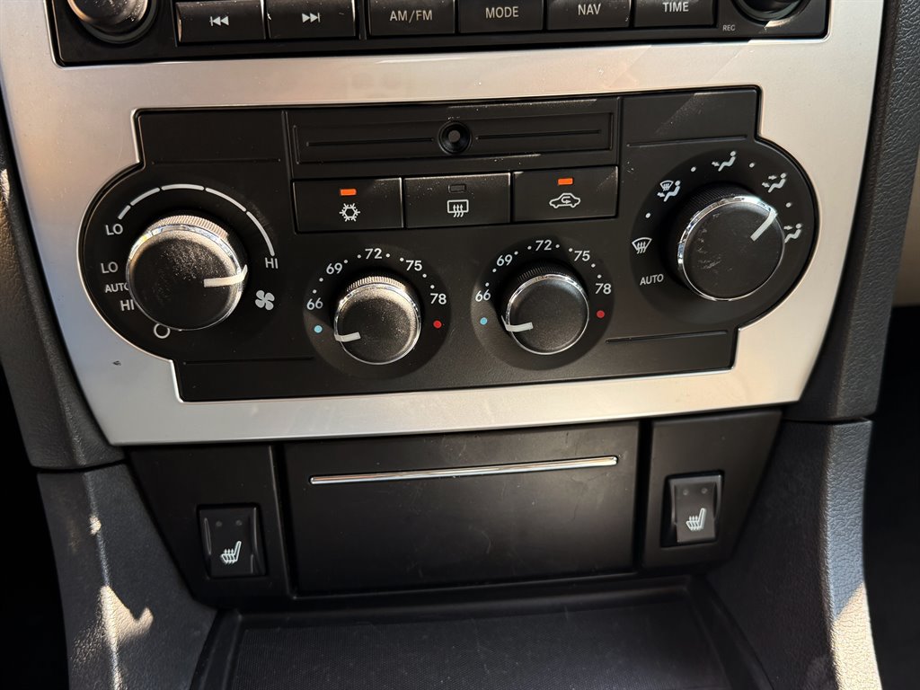 Used 2006 Chrysler 300 C RWD image 16