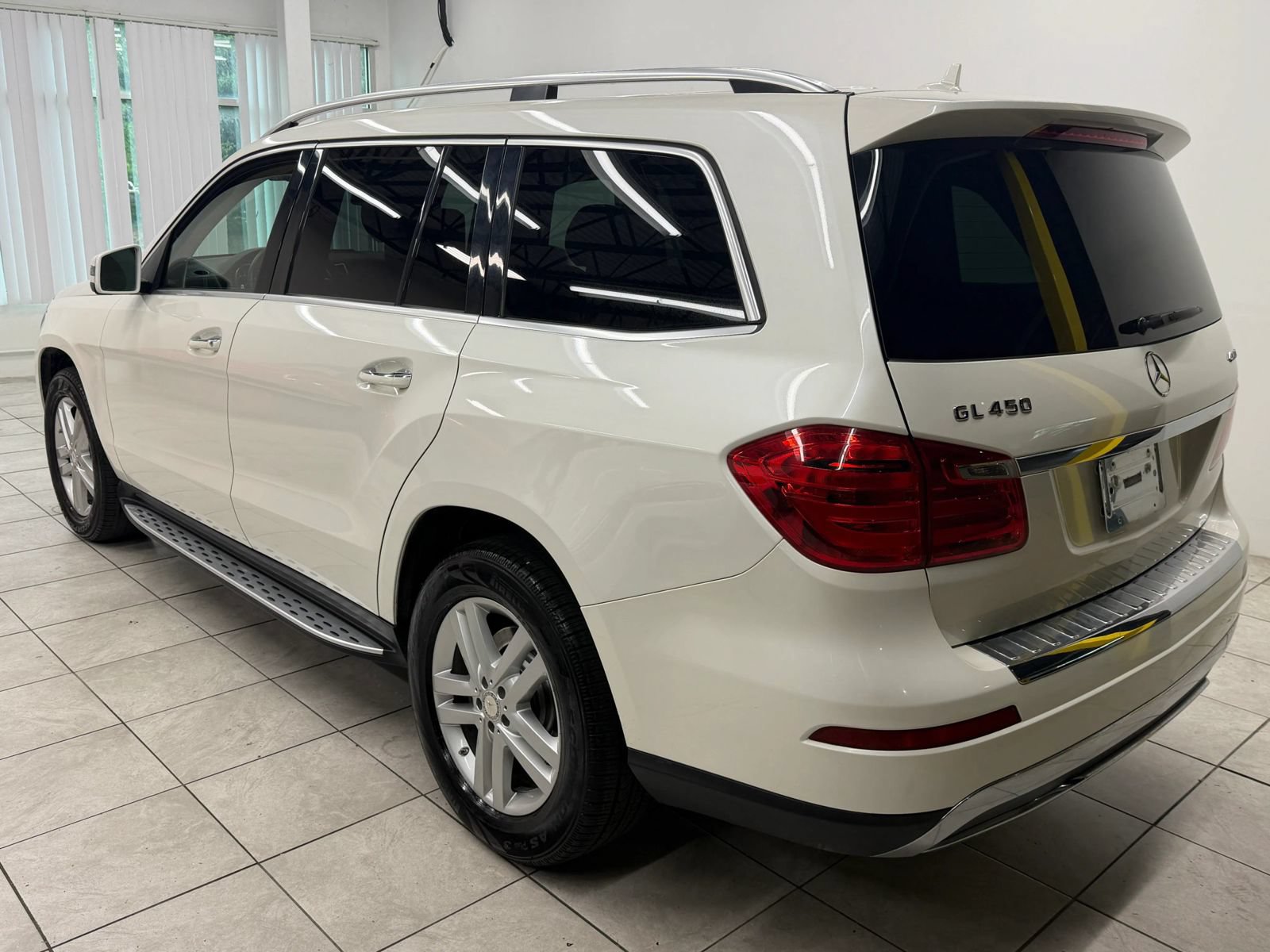 Used 2015 Mercedes-Benz GL 450 4MATIC w/ Lane Tracking Package image 7