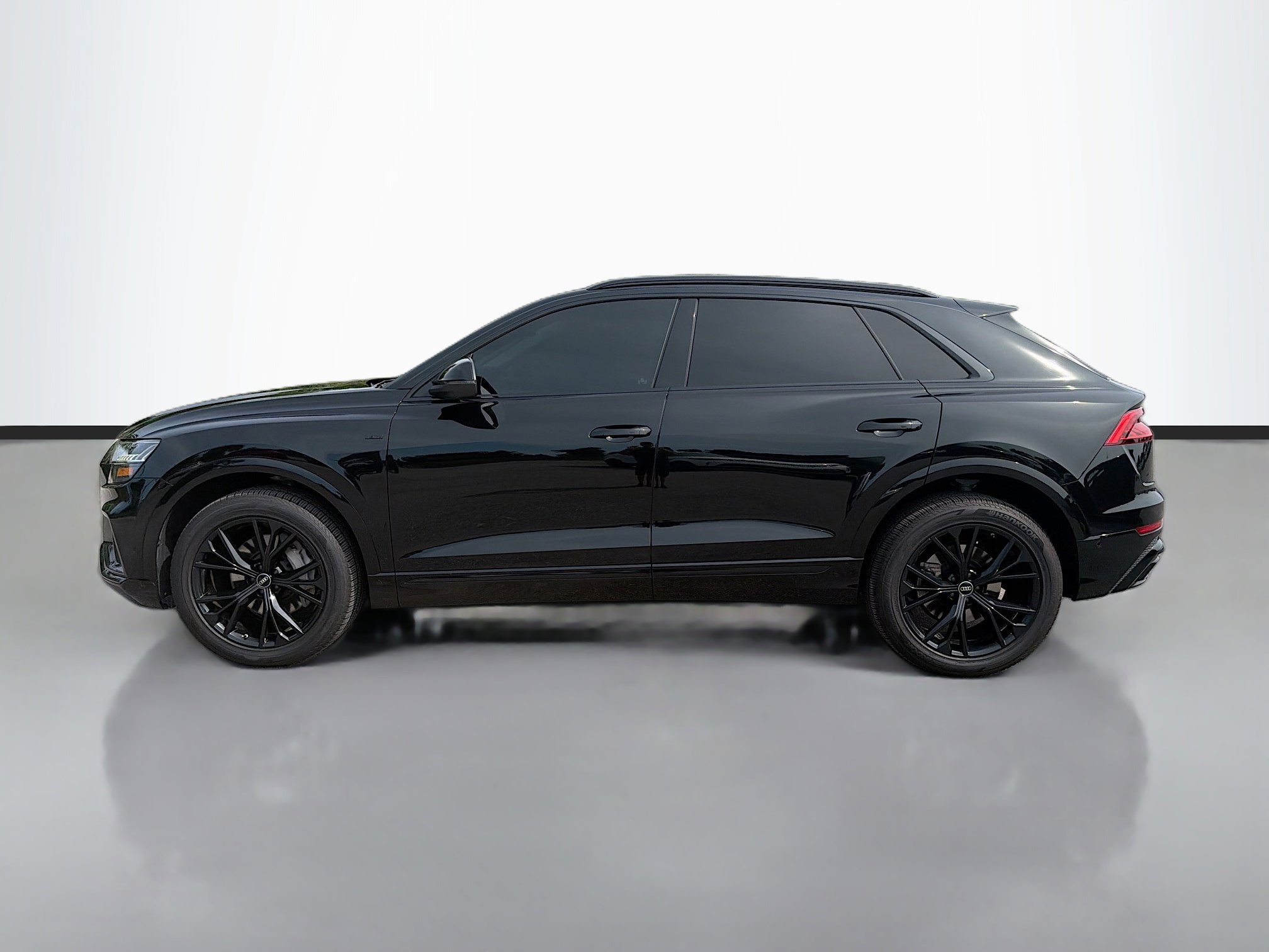 Used 2023 Audi Q8 Premium Plus AWD/4WD image 2