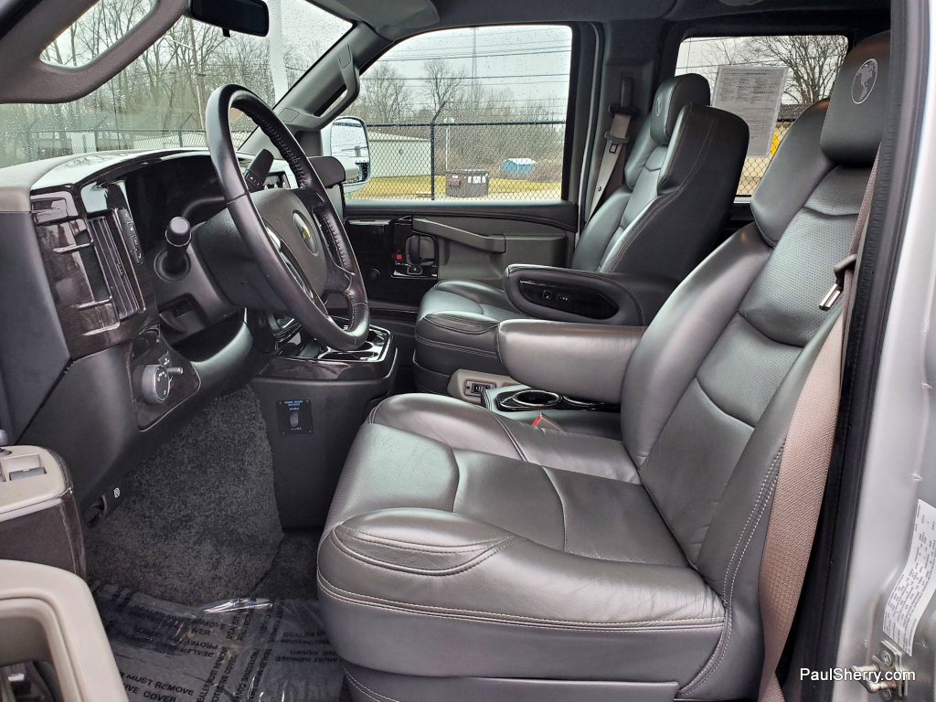 Used 2023 Chevrolet Express 2500 RWD image 37