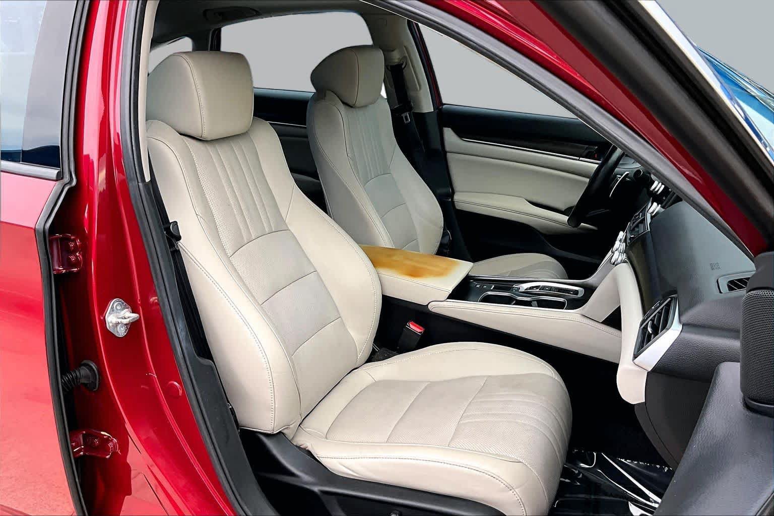 Used 2021 Honda Accord Touring image 9