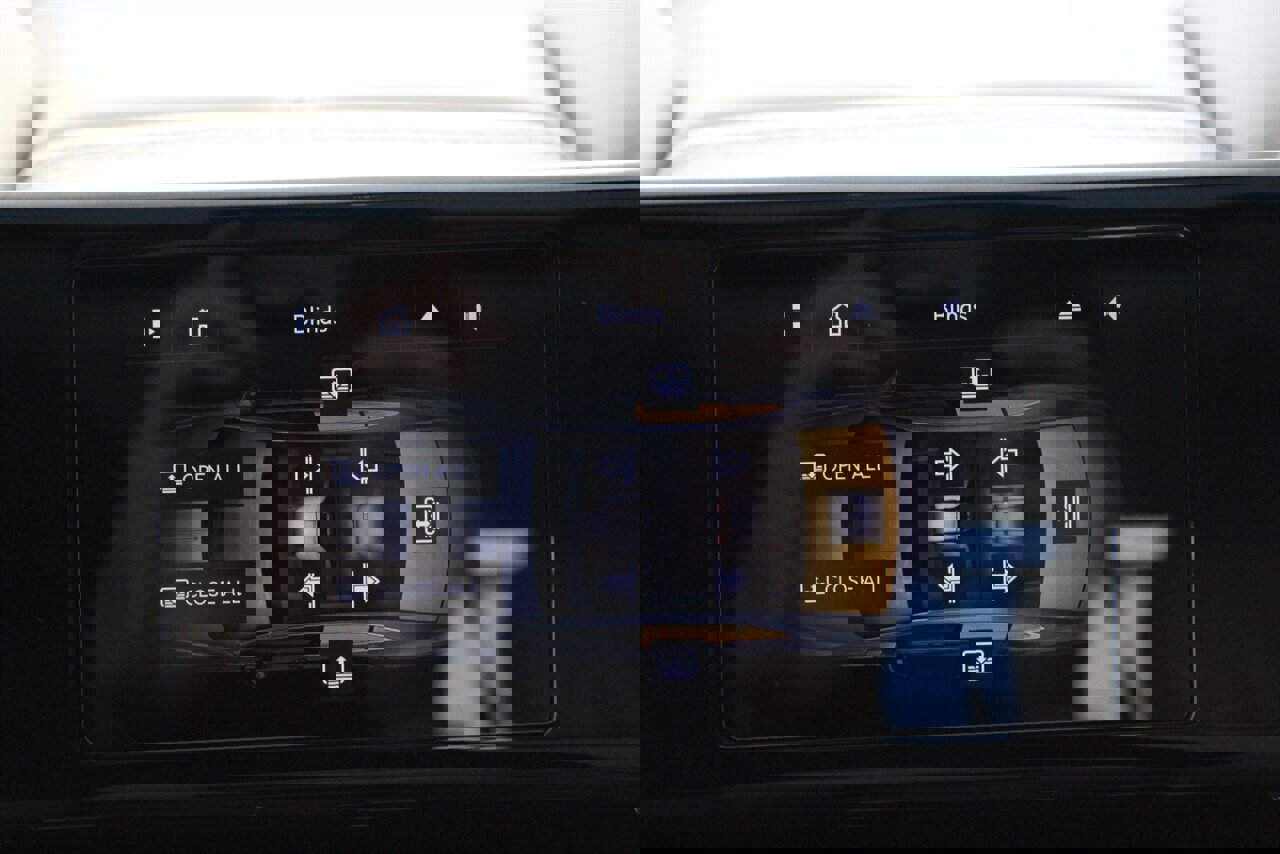 Used 2021 Bentley Flying Spur W12 image 16