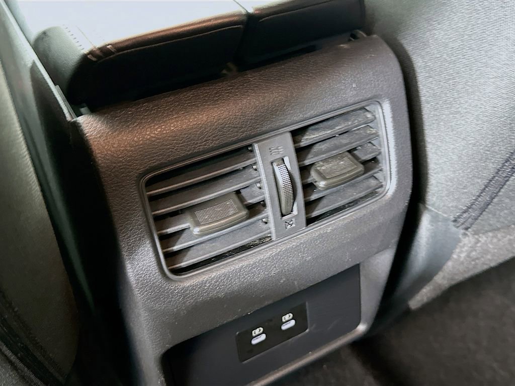 Used 2025 Nissan Rogue SV image 30