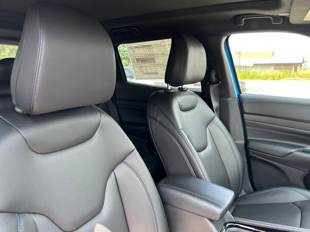 New 2025 Jeep Compass Limited w/ Sun and Sound Group image 32