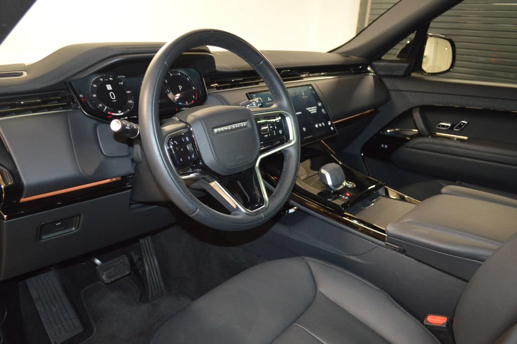Used 2025 Land Rover Range Rover Sport SE AWD/4WD image 15