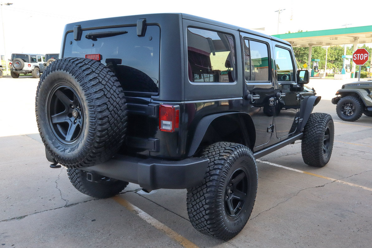 Used 2018 Jeep Wrangler Unlimited Rubicon w/ Connectivity Group AWD/4WD image 5