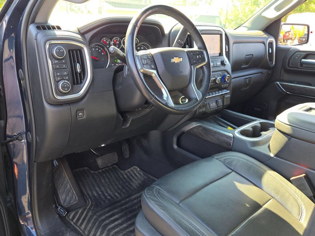 Used 2020 Chevrolet Silverado 1500 LTZ w/ LTZ Premium Package AWD/4WD image 19