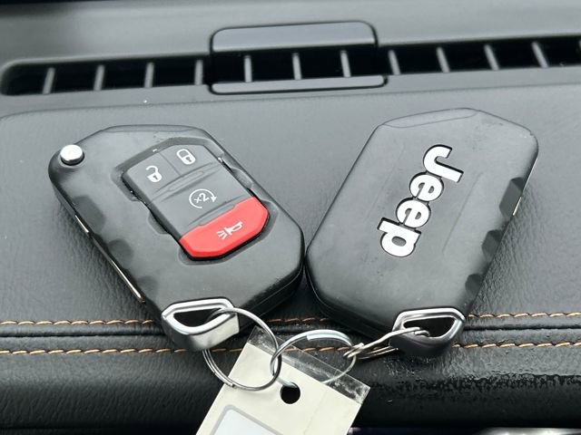 Used 2021 Jeep Wrangler Unlimited Sahara AWD/4WD image 29