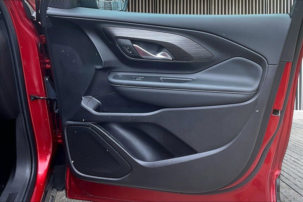 Used 2024 GMC Terrain SLE w/ Driver Convenience Package image 25