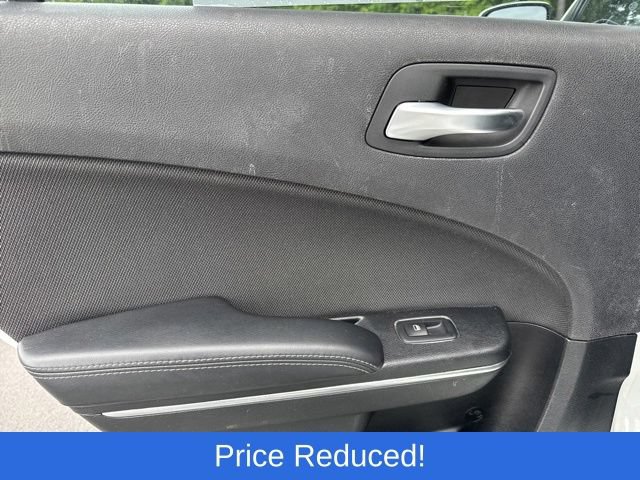 Used 2015 Dodge Charger SE RWD image 18