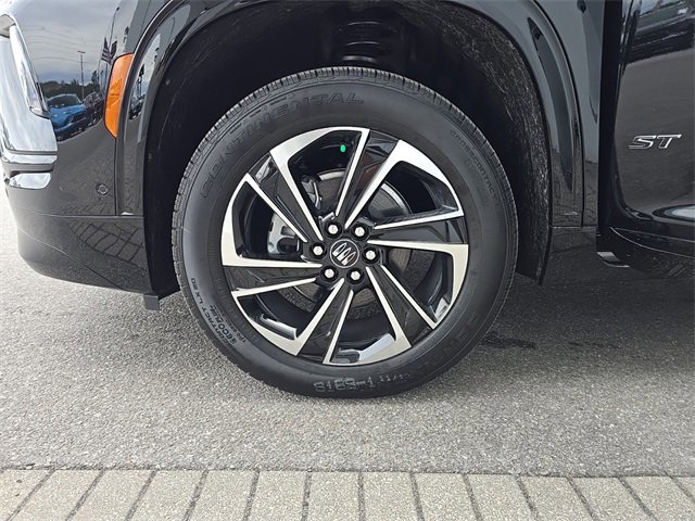 New 2025 Buick Enclave Sport Touring w/ Super Cruise Package image 32