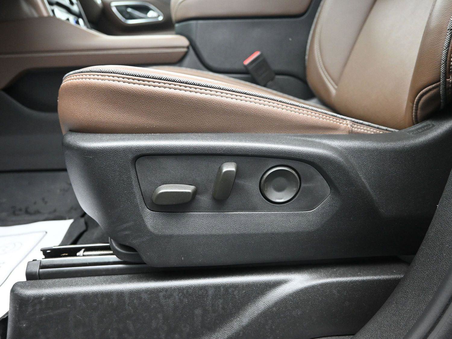 Used 2024 Chevrolet Suburban High Country image 24