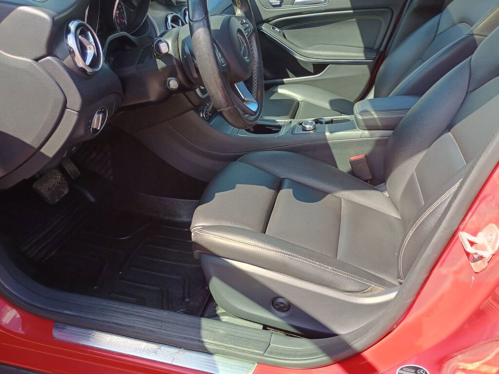 Used 2018 Mercedes-Benz GLA 250 4MATIC image 9