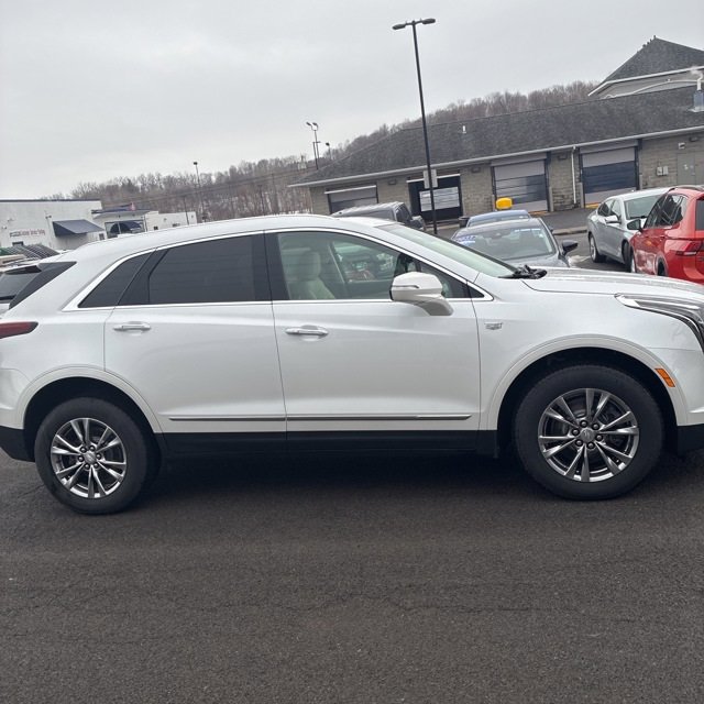 Used 2021 Cadillac XT5 Premium Luxury image 3
