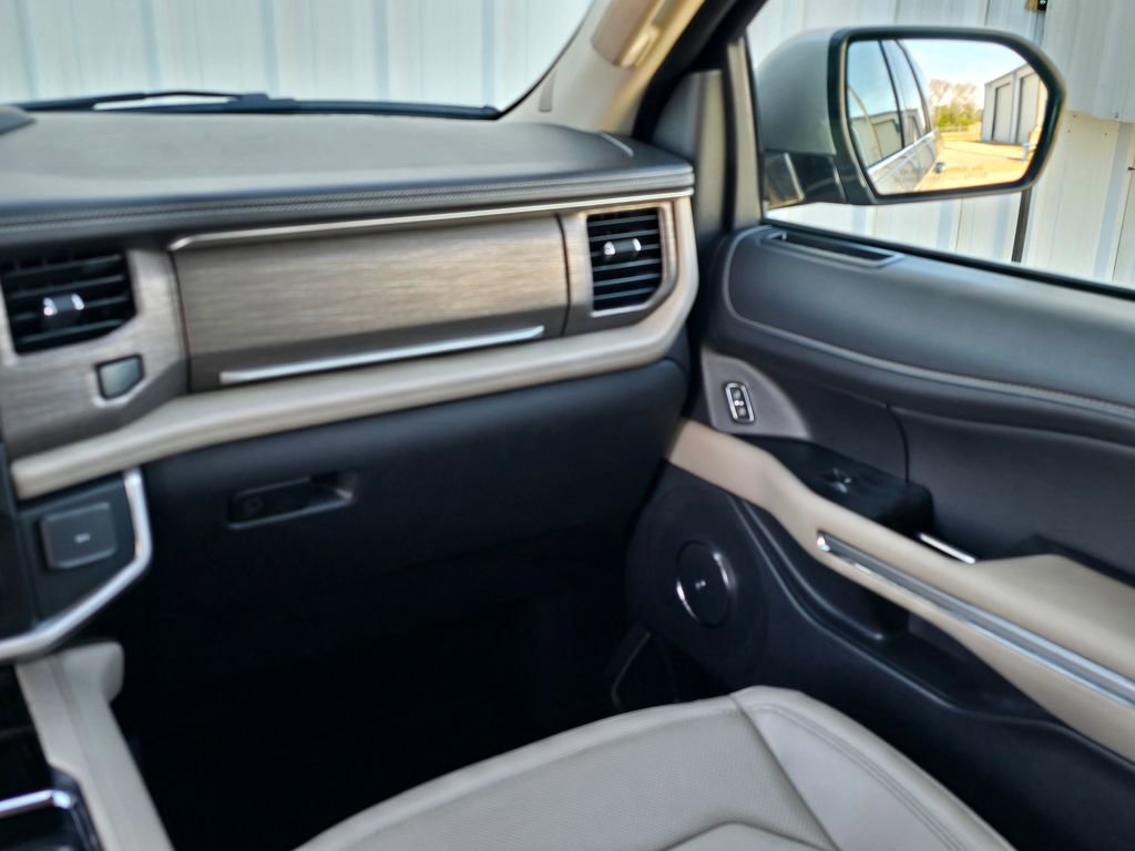 Used 2024 Ford Expedition Max Limited image 21