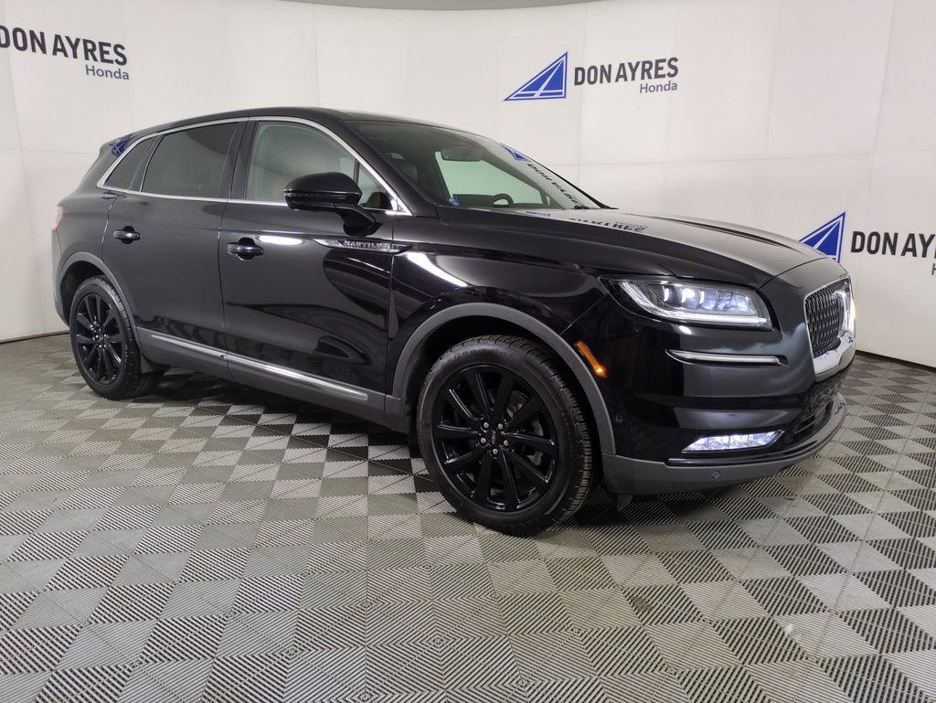 Used 2022 Lincoln Nautilus Reserve w/ Equipment Group 202A image 10
