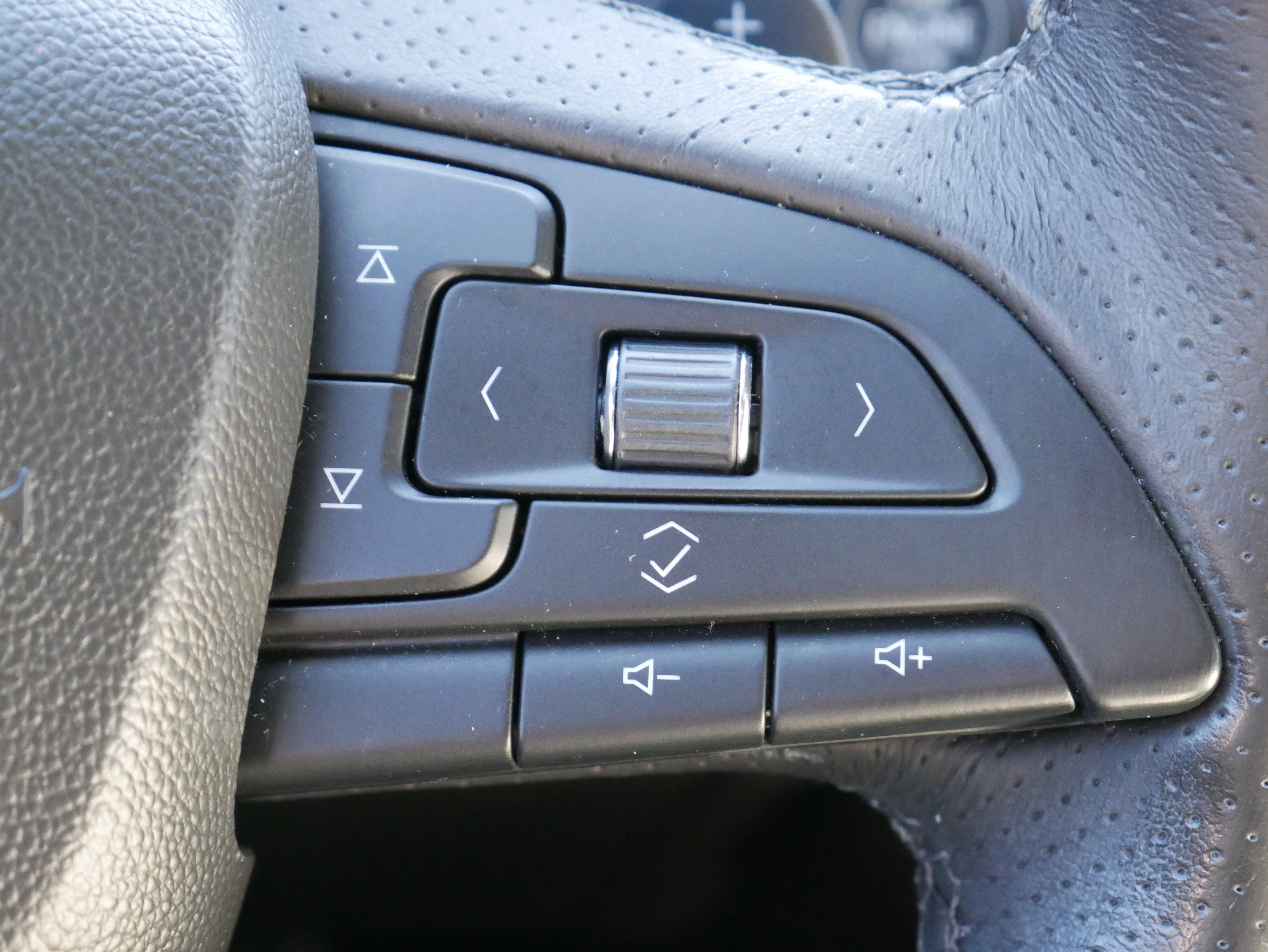 Certified 2019 Cadillac XT4 Sport w/ Cold Weather Package image 25