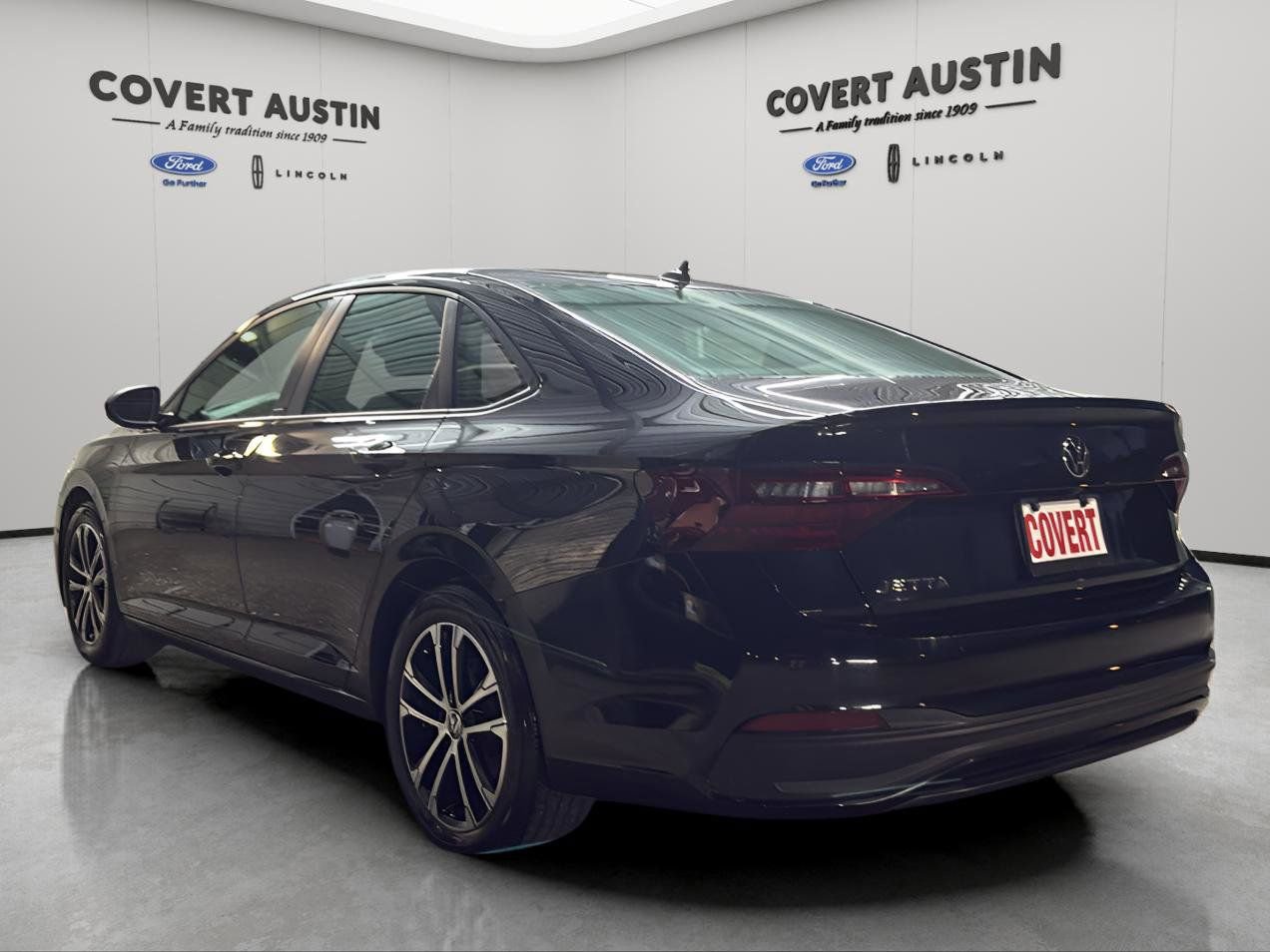 Used 2023 Volkswagen Jetta Sport image 3