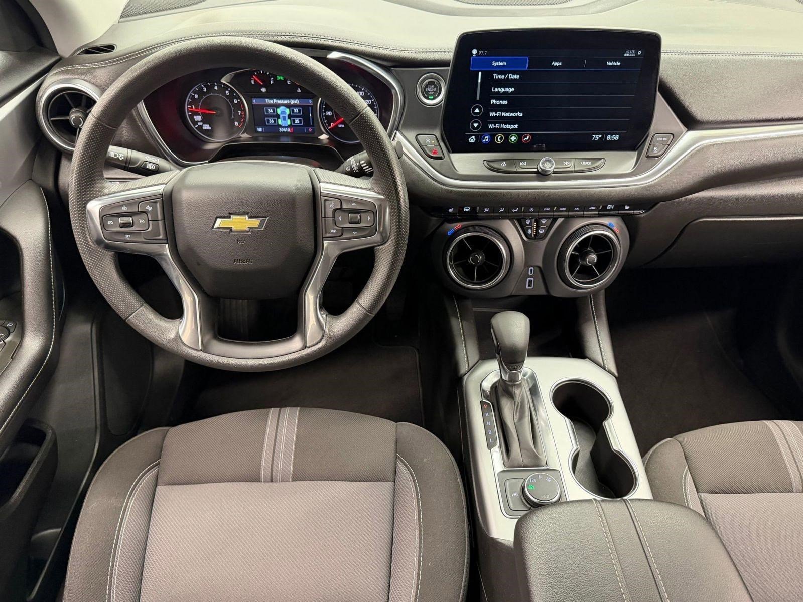 Used 2025 Chevrolet Blazer LT AWD/4WD image 23