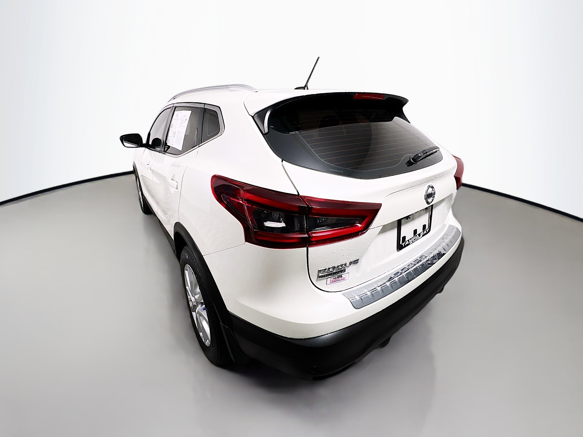 Used 2022 Nissan Rogue Sport SV image 8