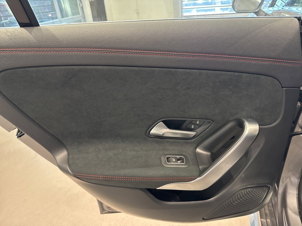 Used 2023 Mercedes-Benz CLA 250 4MATIC image 35