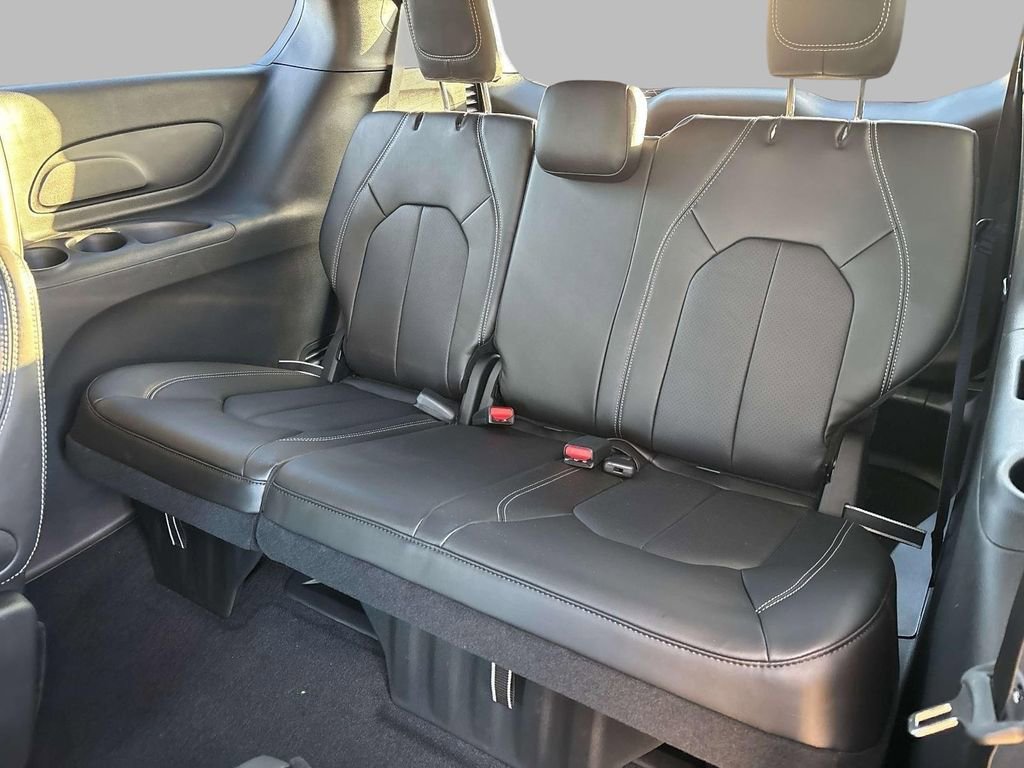 New 2026 Chrysler Pacifica Select FWD image 6
