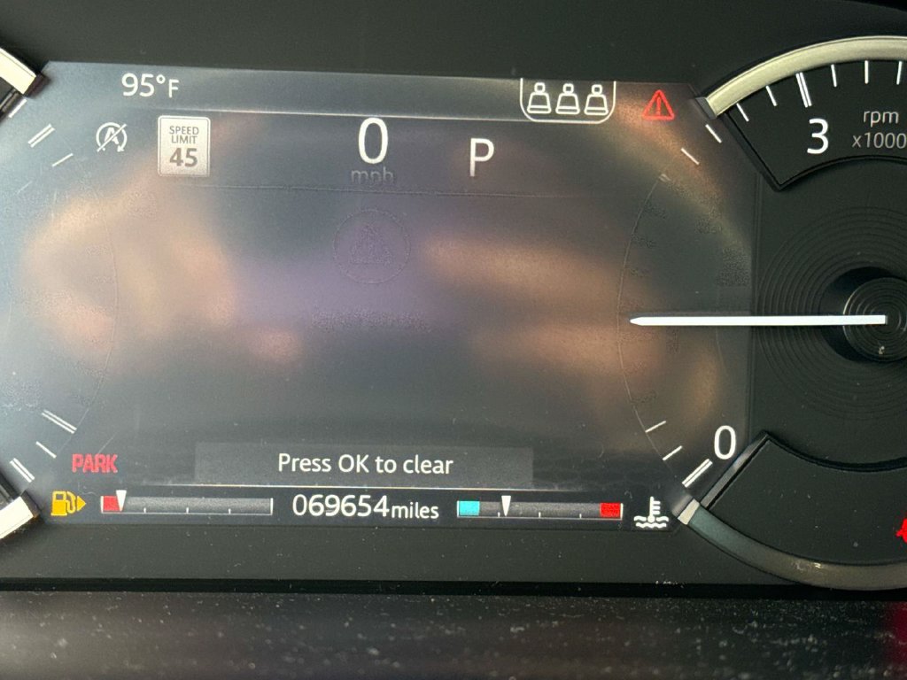 Used 2020 Land Rover Discovery Sport S R-Dynamic AWD/4WD image 28