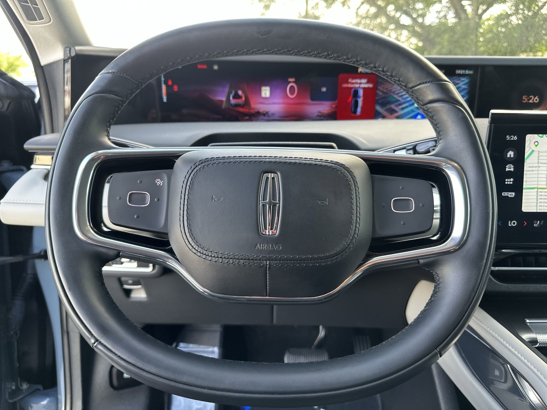 Used 2025 Lincoln Nautilus Premier image 11