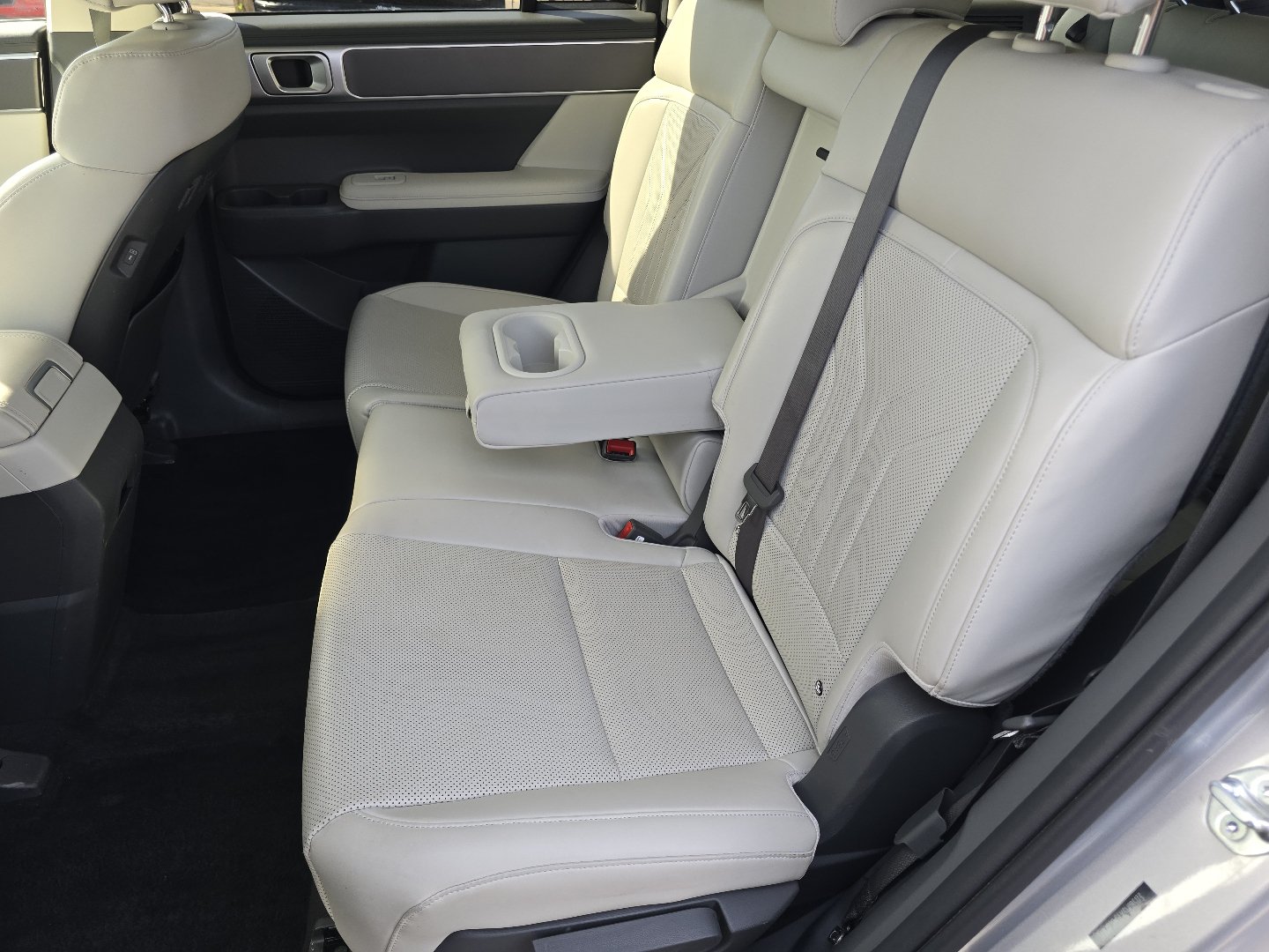 Used 2025 Hyundai Santa Fe SEL AWD/4WD image 32