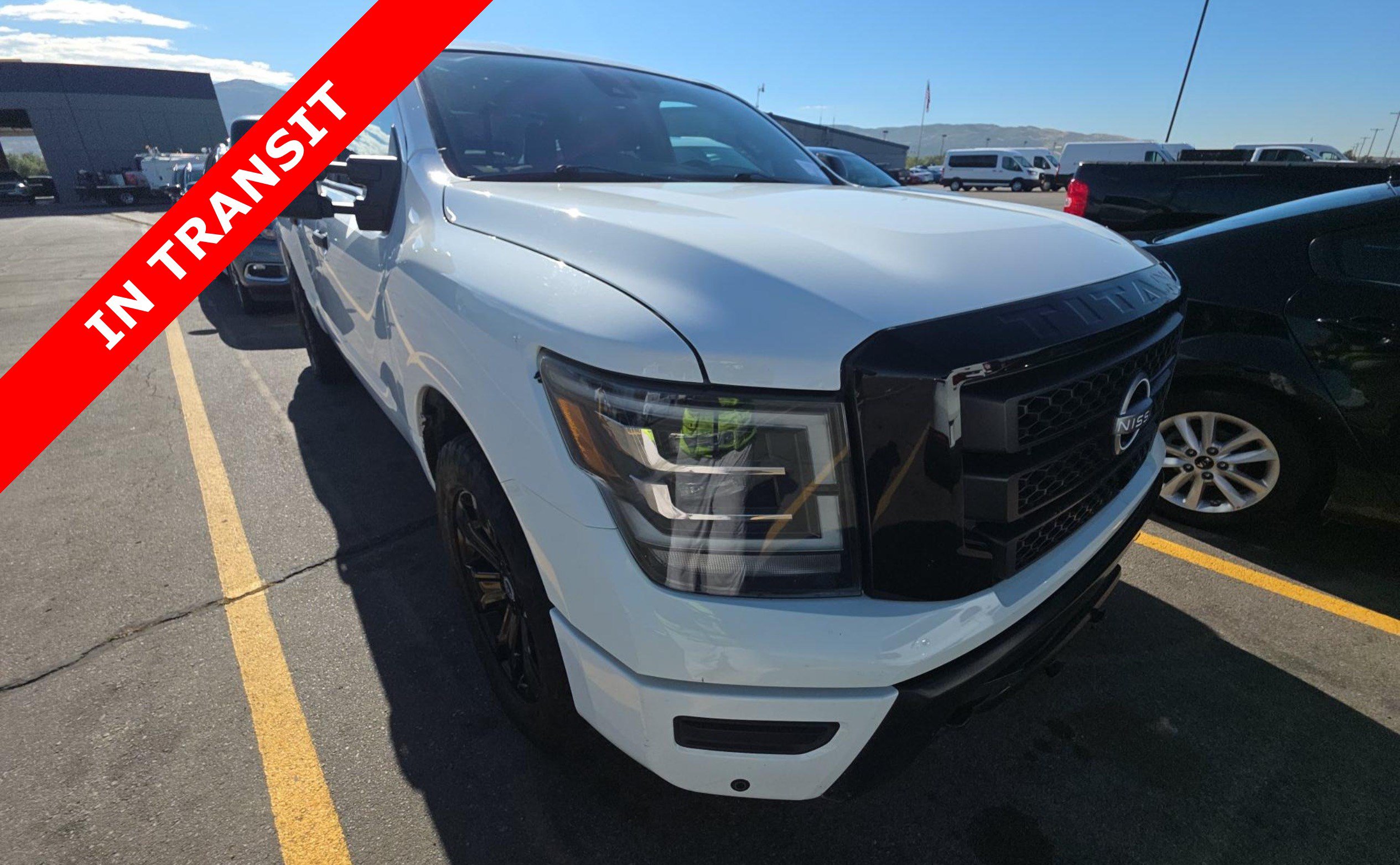 Used 2023 Nissan Titan SV w/ SV Convenience Package AWD/4WD image 5