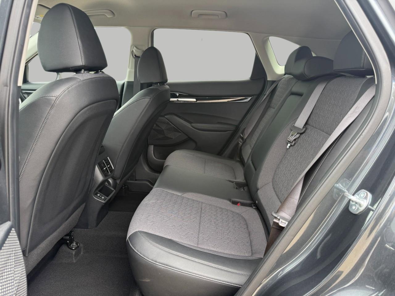 Used 2024 Kia Seltos S AWD/4WD image 25