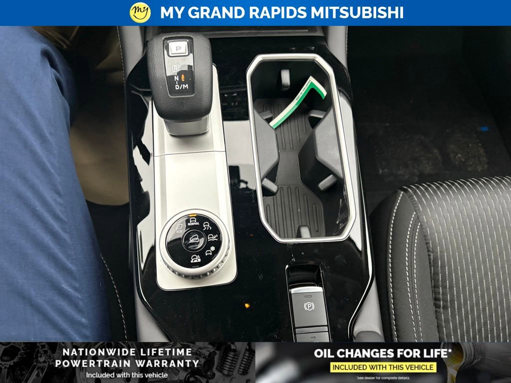 New 2026 Mitsubishi Outlander ES image 24