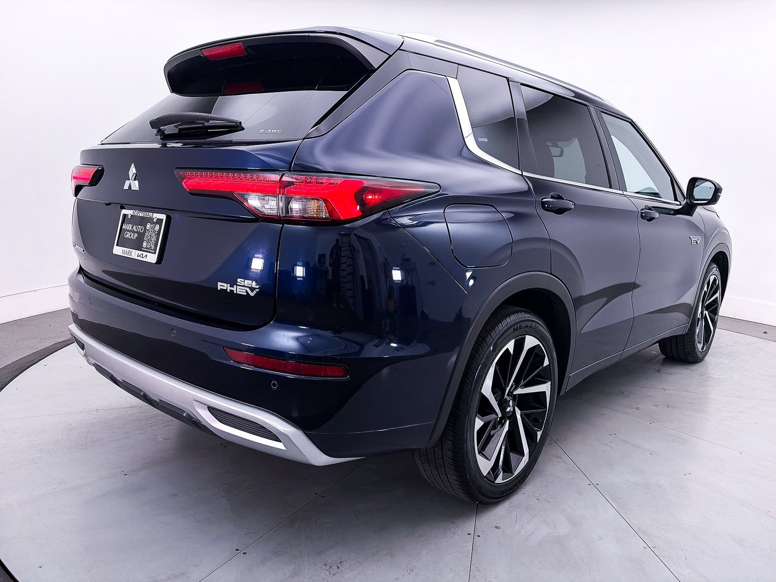 Used 2024 Mitsubishi Outlander SEL AWD/4WD image 17