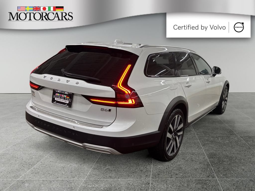 Used 2022 Volvo V90 B6 Cross Country w/ Advanced Package AWD/4WD image 3