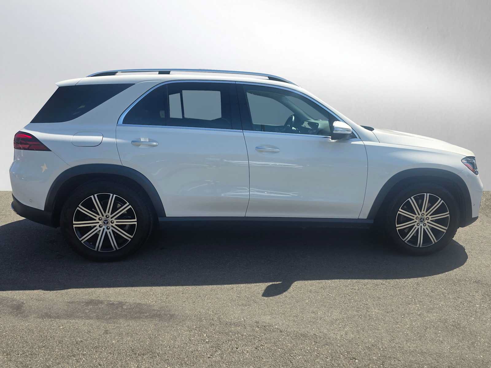 Certified 2024 Mercedes-Benz GLE 450 4MATIC image 2